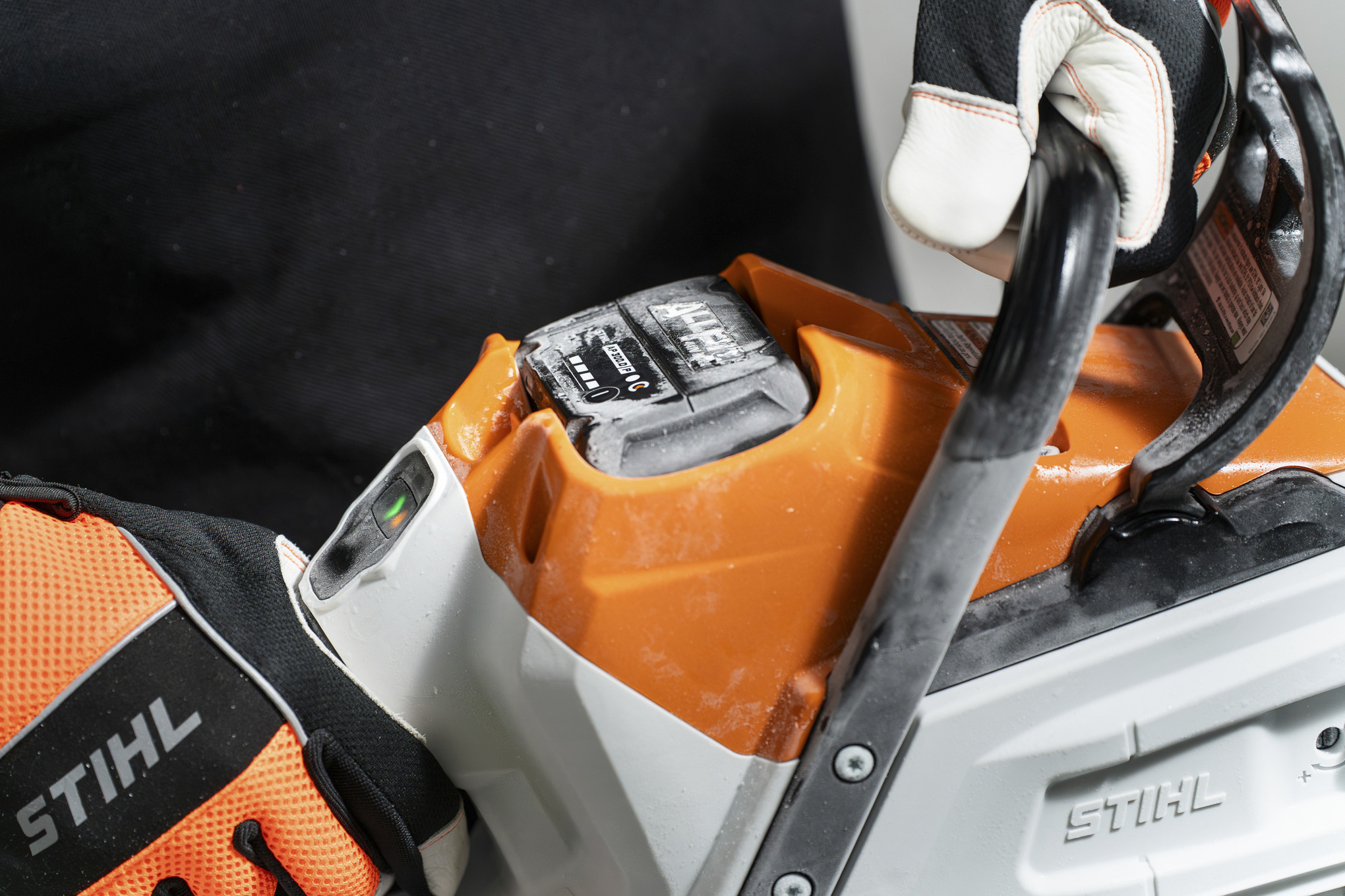 Studený start řetězové pily STIHL MSA 260 C