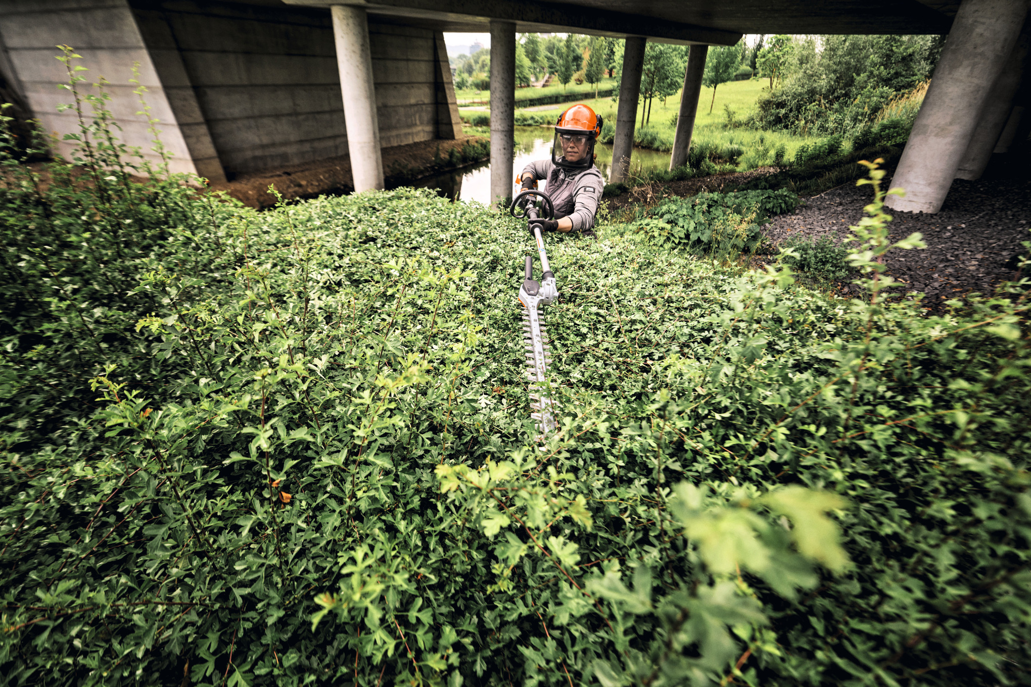 HLA 140 B bez akumulátoru a nabíječky
