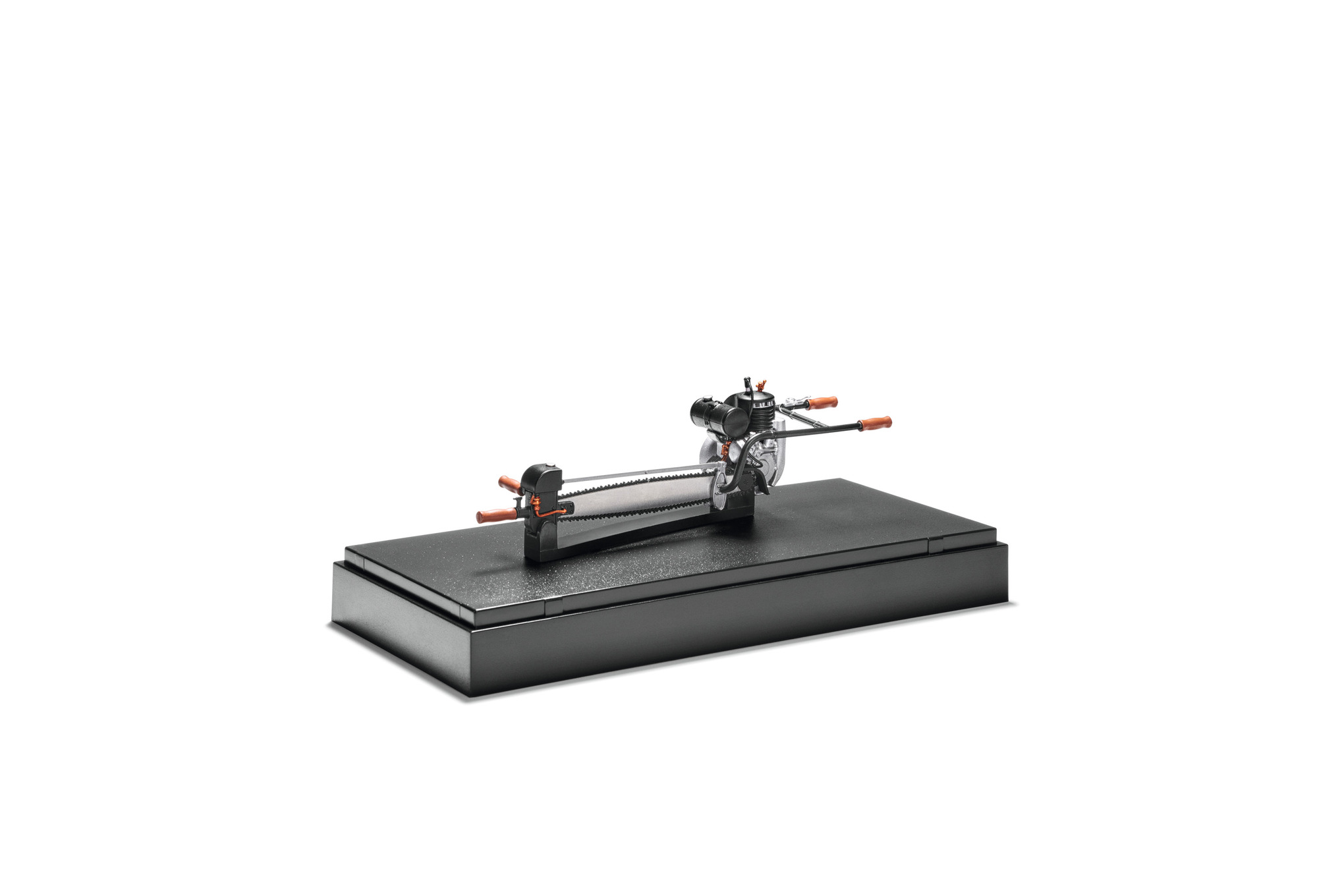 Model pily Typ A 1:12