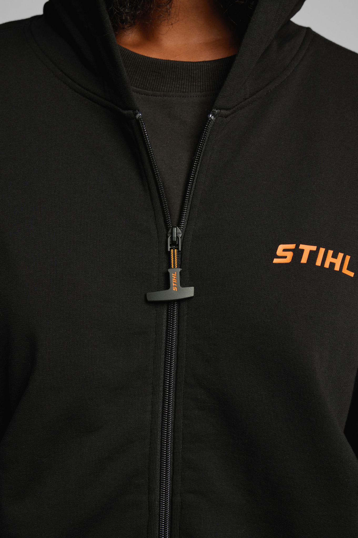 Mikina s kapucí STIHL, černá