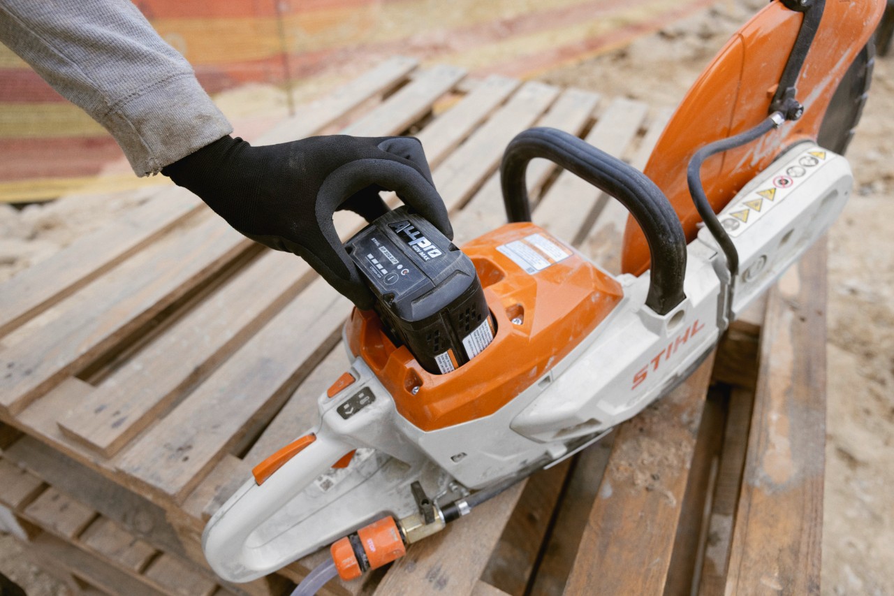 V modelu TSA 350 se používá baterie STIHL ALLPRO 300.0 P.